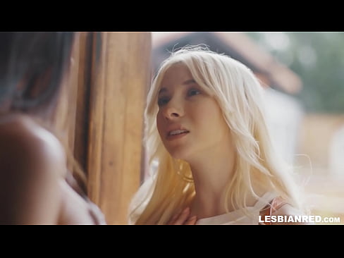 ❤️ Dziewczyna wraca do domu kilka miesięcy później i kończy się na tym, że zjada cipkę macochy ☑ Quality sex at us ❌